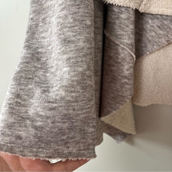 Altar'd State Open Front Sherpa Lined Heavy Asymmetrical Cardigan Large - Picture 4 of 8